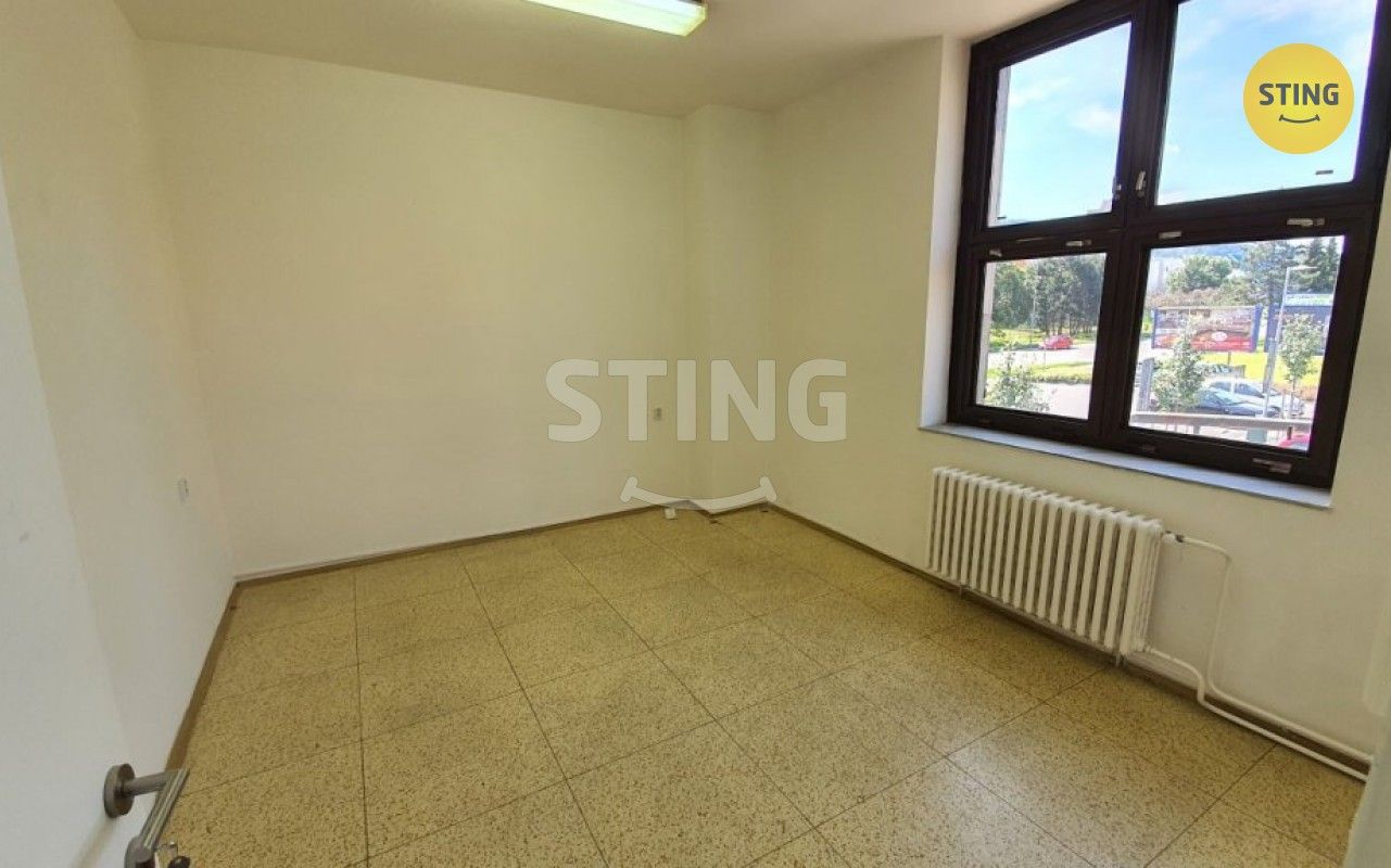 Pronájem kancelář - Československé armády, Kopřivnice, 15 m²