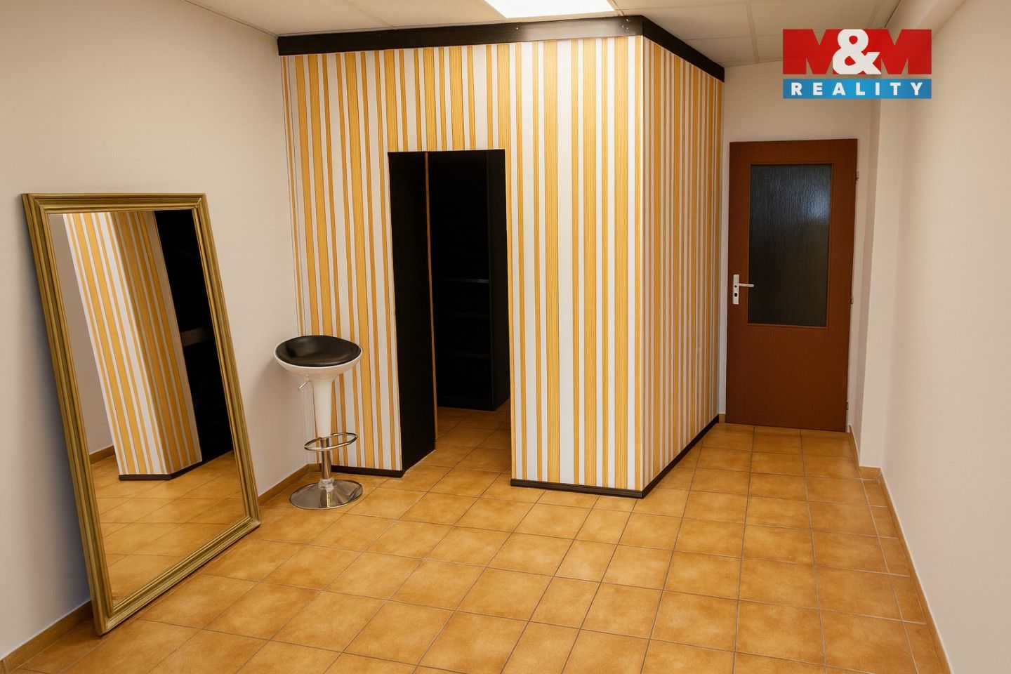 Pronájem obchodní prostory - J. Hory, Kladno, 20 m²