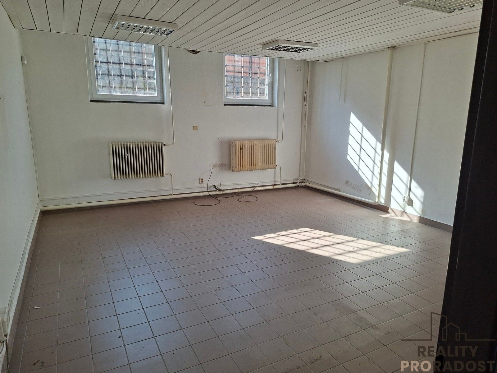 Kanceláře, Netovická, Slaný, 50 m² - 1