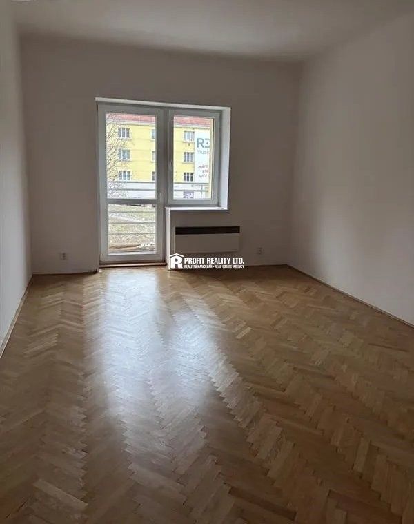 Pronájem byt 1+1 - Košířské náměstí, Praha, 47 m²