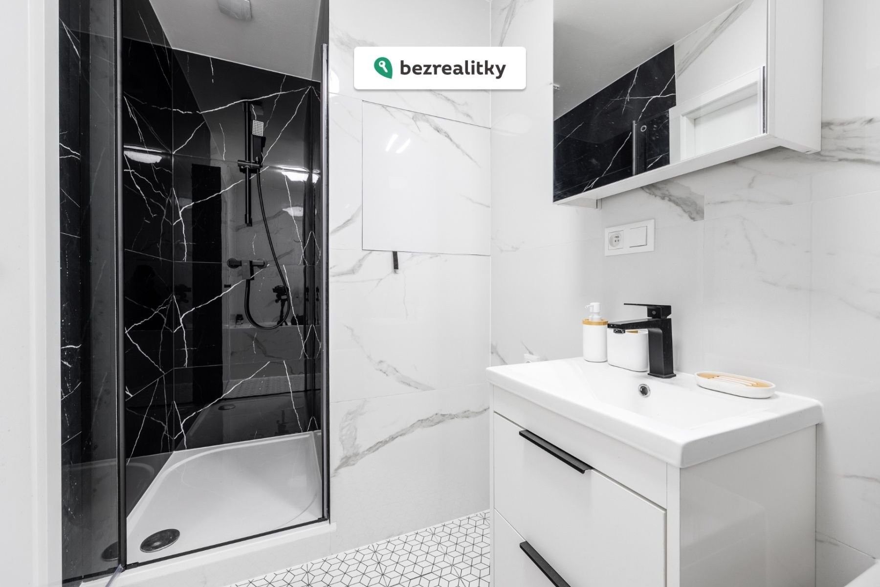 Prodej byt 3+kk - Molákova, Praha, 69 m²