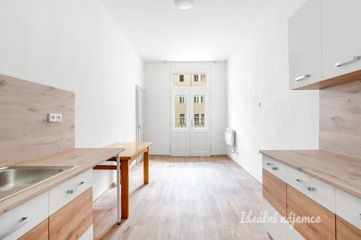 Byt 3+1 · 98 m² · Na bělidle, Praha - 3