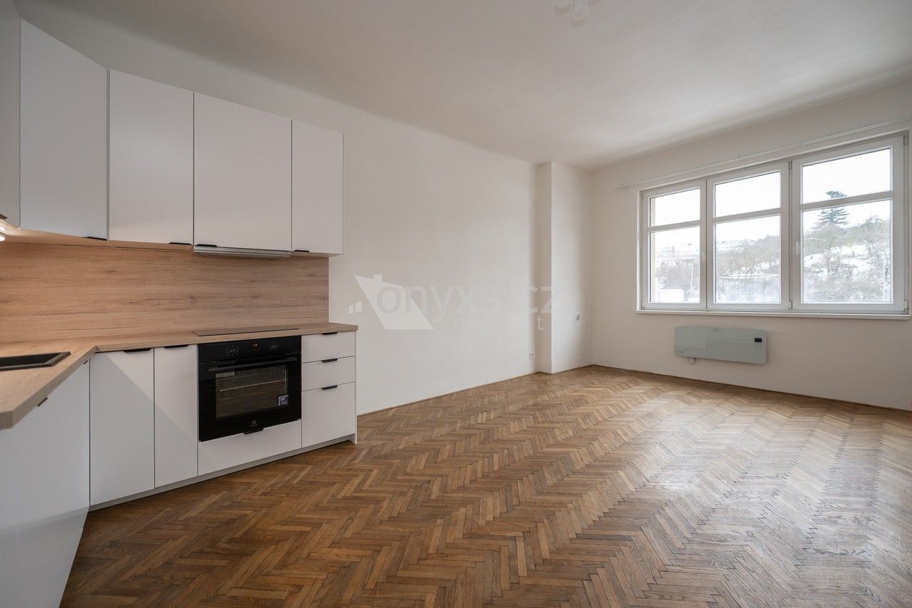 Pronájem byt 3+kk - Na kopečku, Praha, 81 m²
