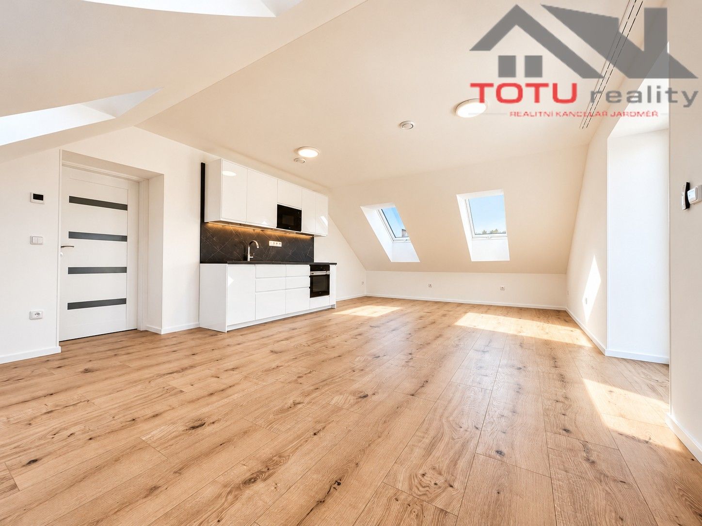 Pronájem byt 2+kk - Gen. Svobody, Černožice, 74 m² - 2