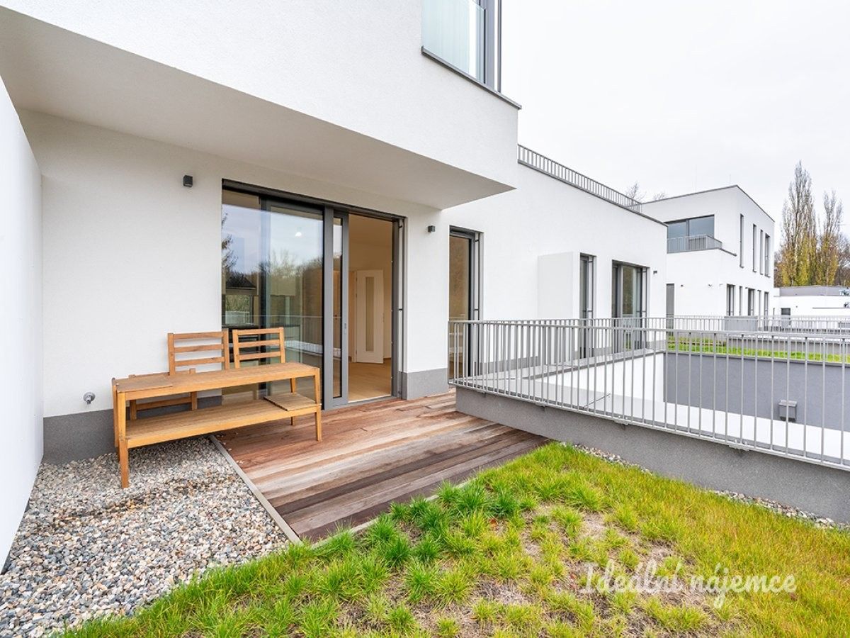 2+kk, Akáciová,Smíchov - Praha 5,Praha, 53 m² - 2