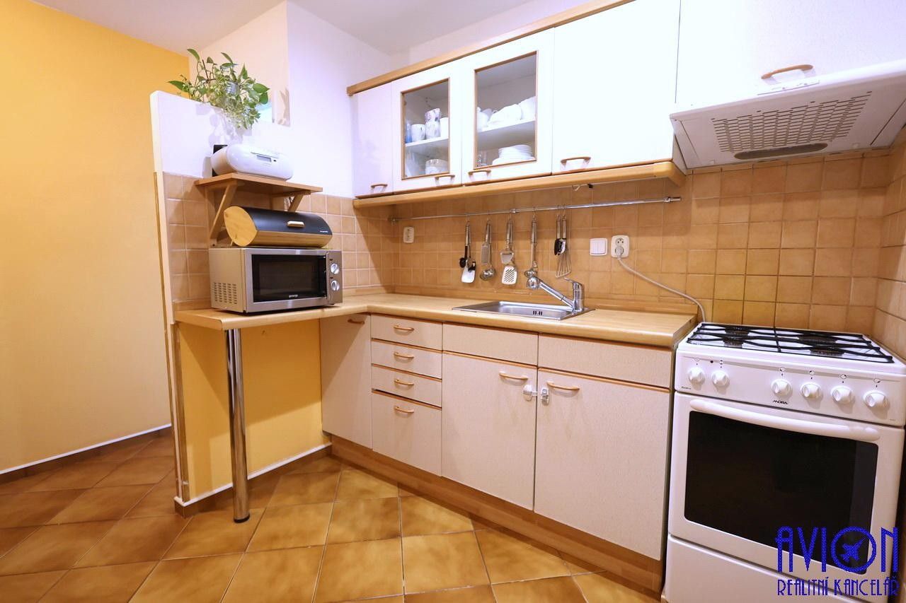 Byt 2+kk · 46 m² · Tetínská, Praha - 3