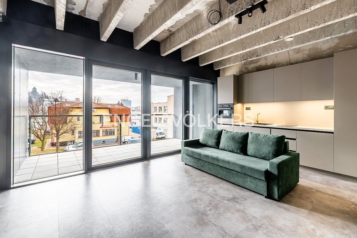 1+kk, Československého exilu, Praha, 35 m²