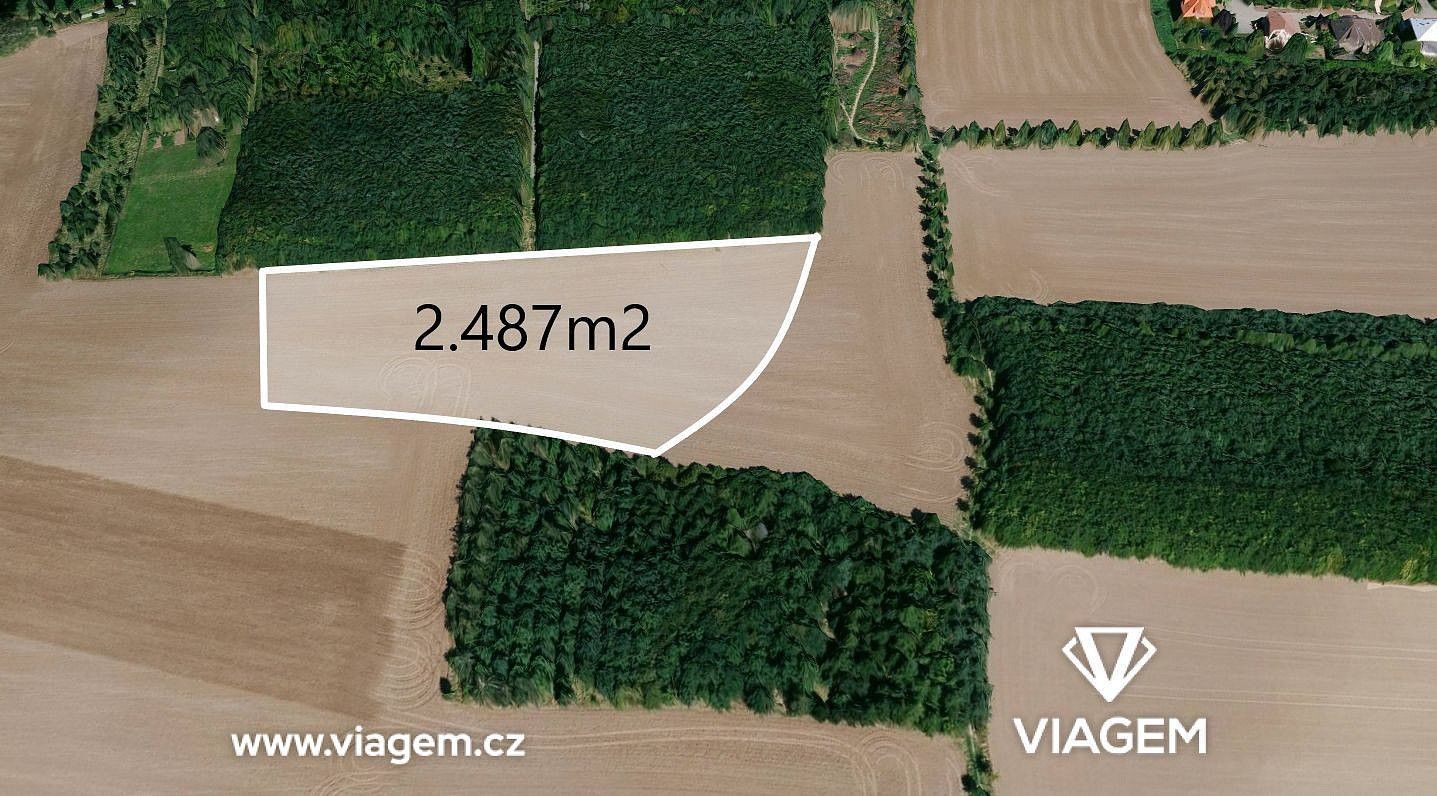 Zemědělský pozemek, 2 486 m²