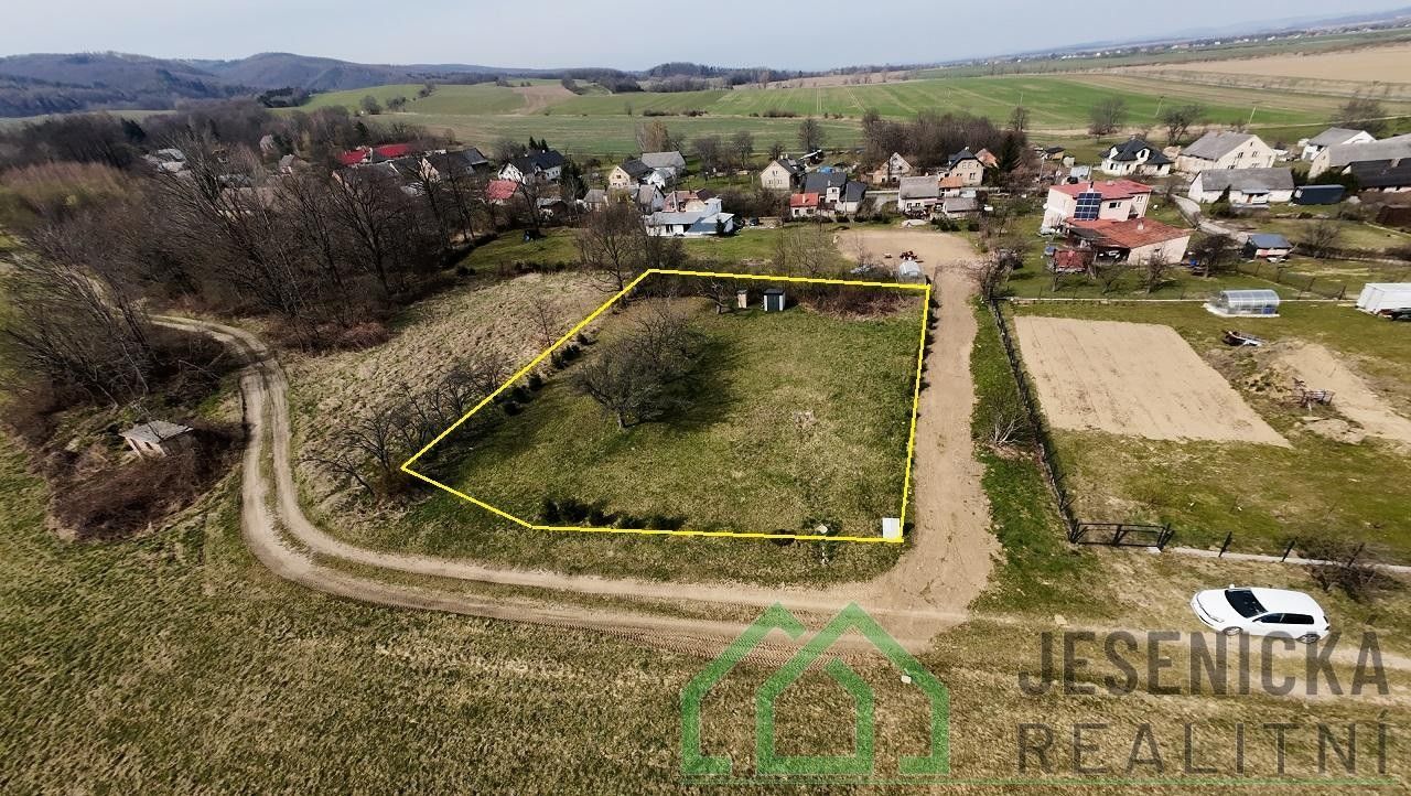 Pozemek pro bydlení, 1 447 m²