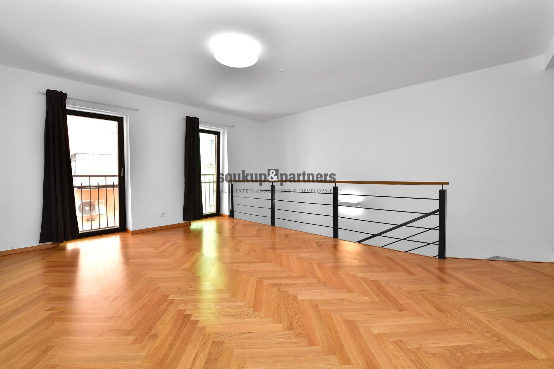 2+kk, Pernerova , Praha, 60 m² - 1