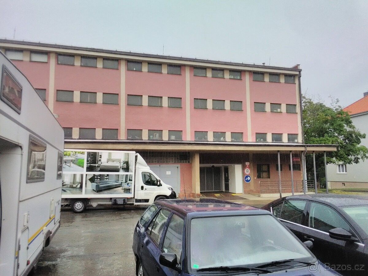 Garáže, Plzeň, 301 00 - 1