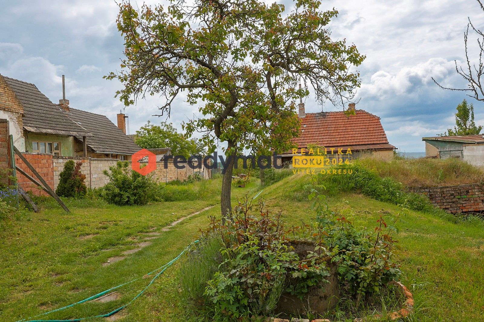 Prodej komerční pozemek - Vrbice, 1 830 m²