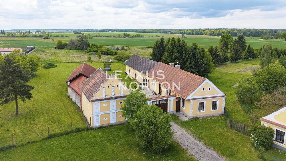 Rodinné domy, Komárov, okres Tábor, 450 m² - 1