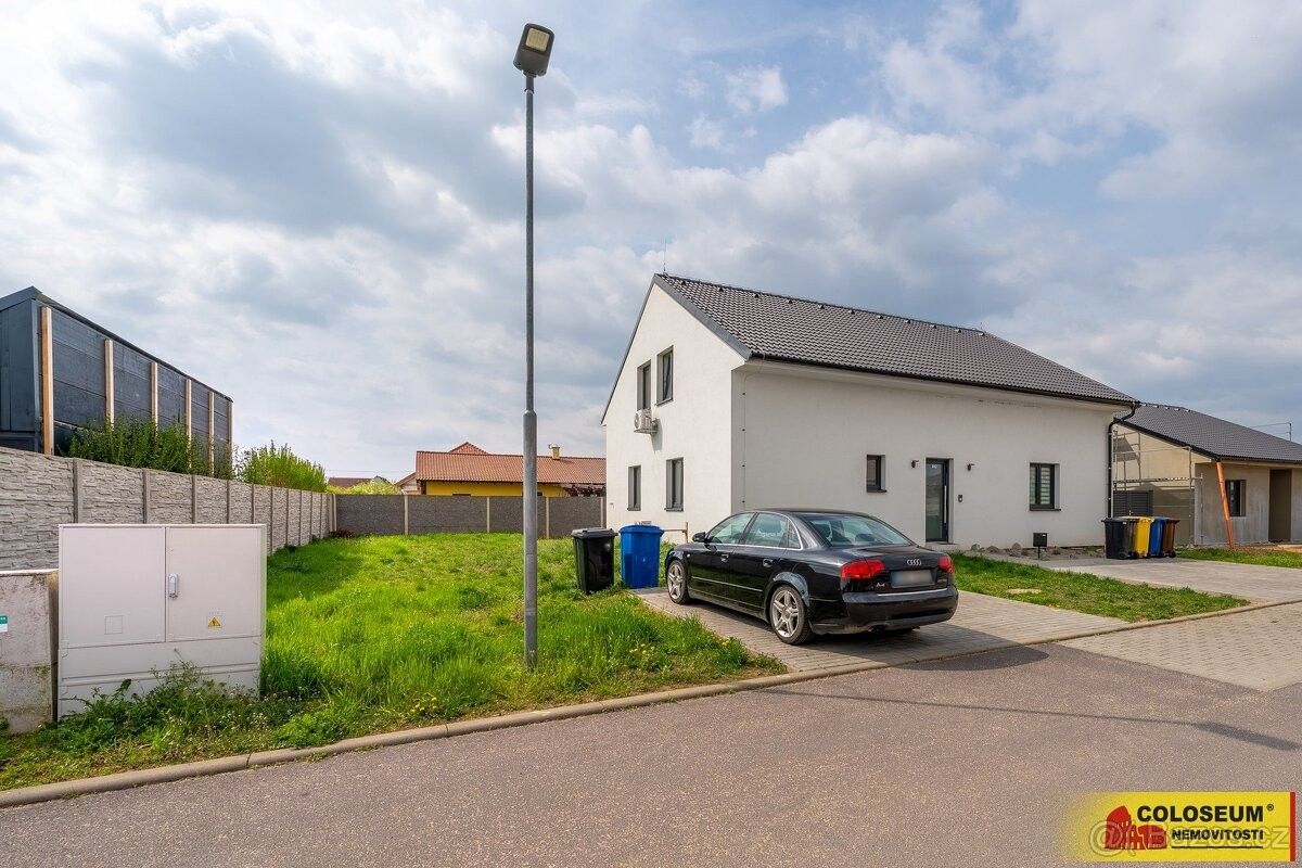 Byty, Hrádek u Znojma, 671 27 - 2