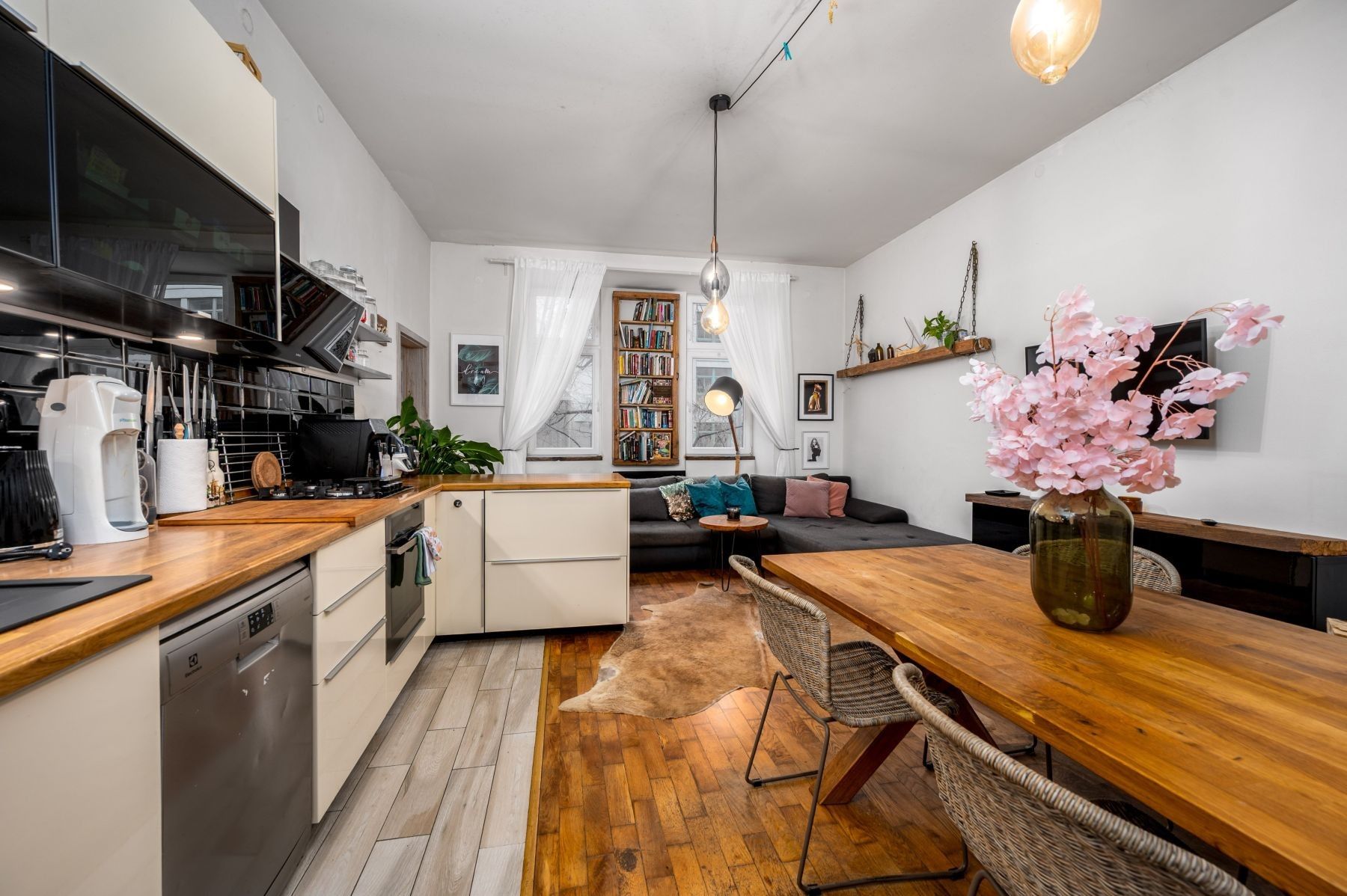 Byty, Na Maninách, Praha - Holešovice, 55 m² - 2