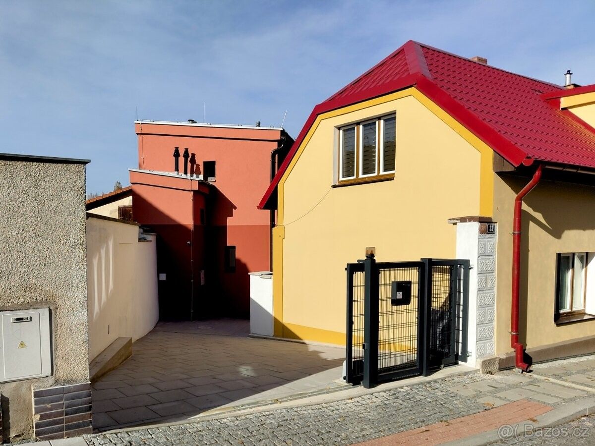 Pronájem byt - Čelákovice, 250 88