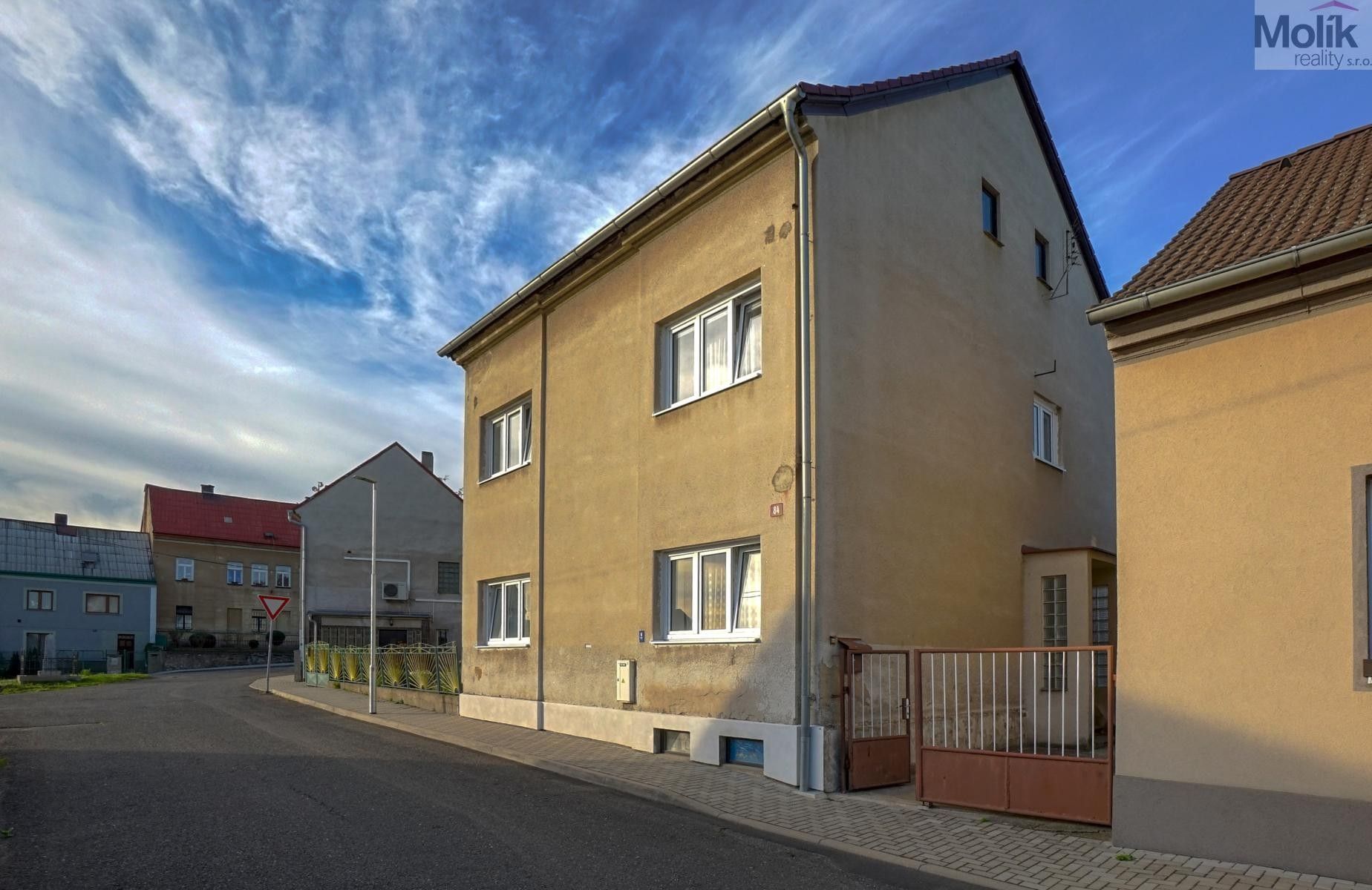 Prodej rodinný dům - Náves, Krupka, 175 m²