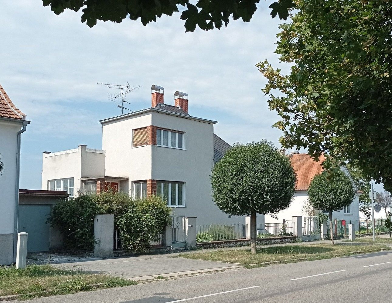 Rodinné domy, Mikulov, okres Břeclav, Jihomoravský kraj, 200 m² - 1