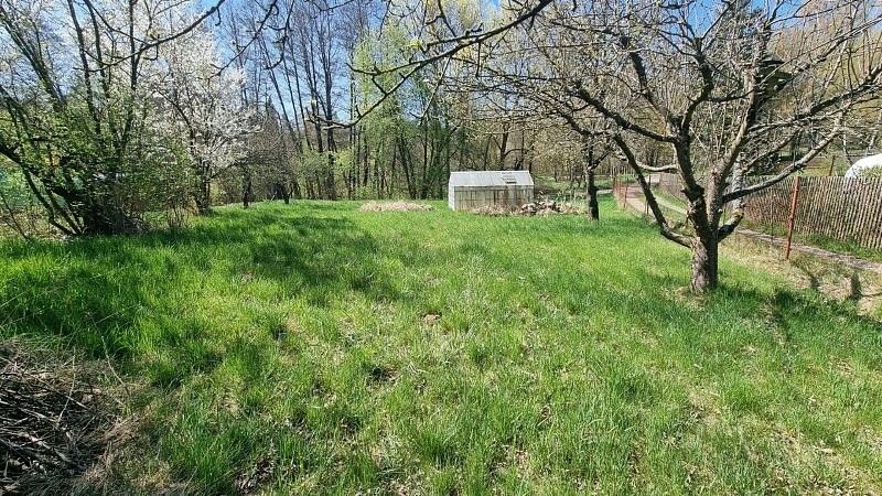 Pozemek pro bydlení, 711 m²