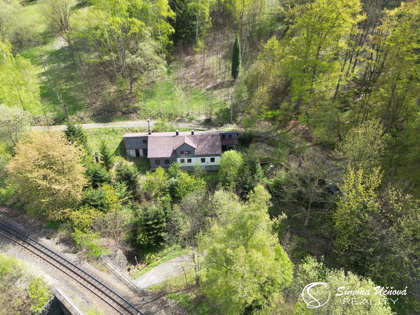 Prodej ubytovací zařízení - Hutní, Desná, 270 m²