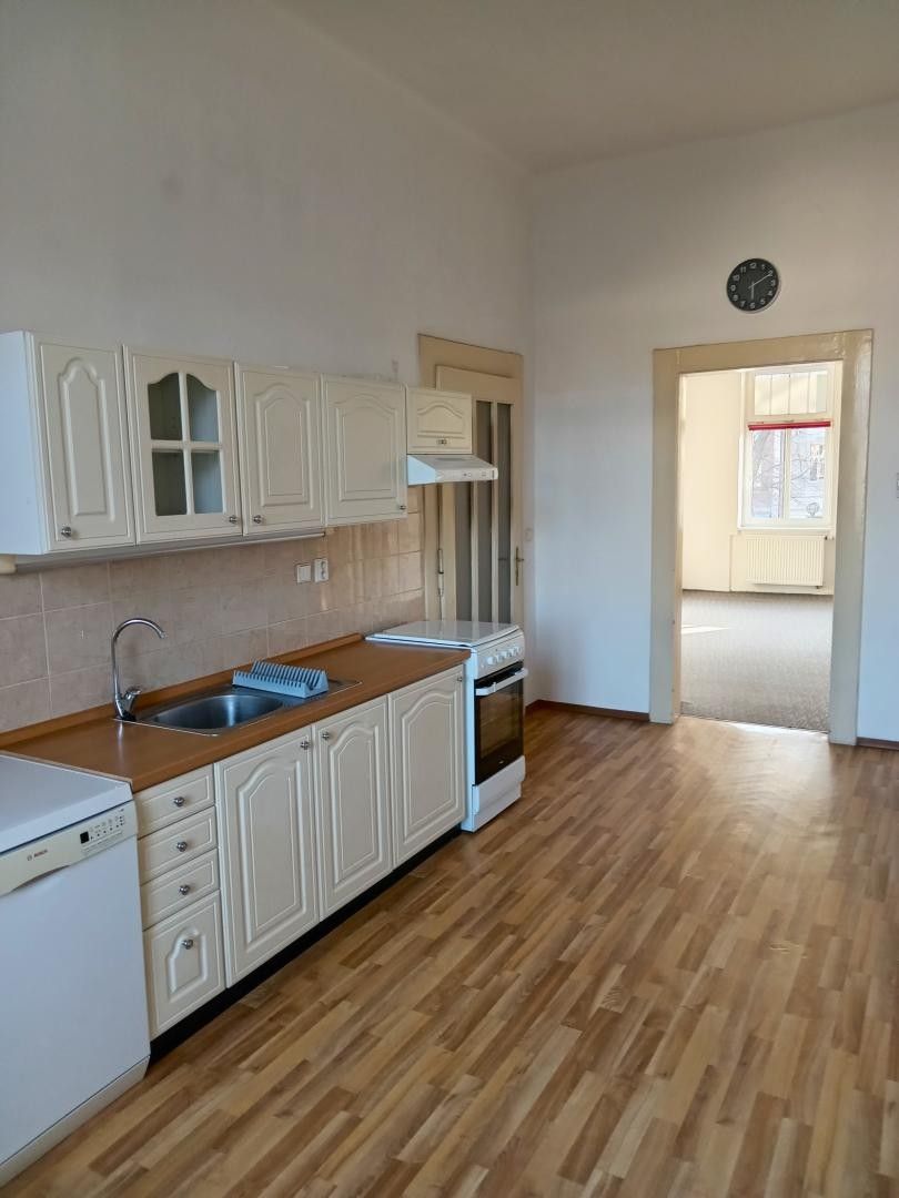 2+1, třída Karla IV., Hradec Králové, 99 m²