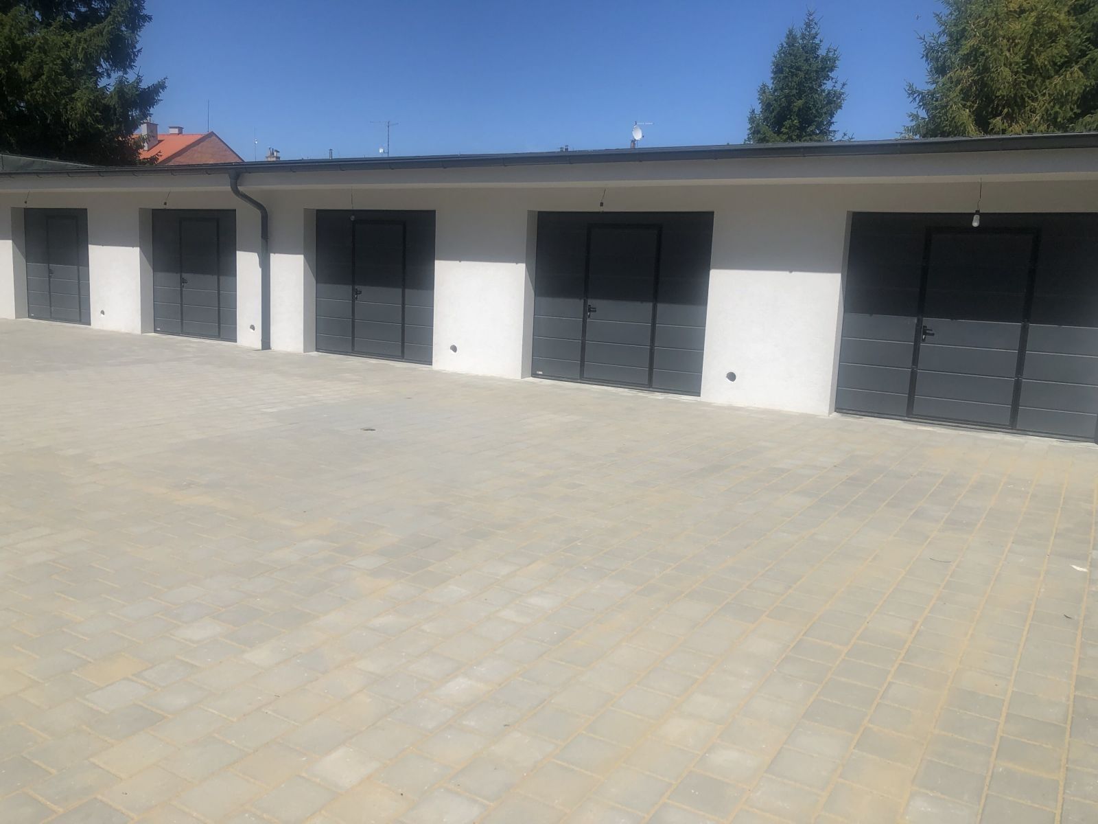 Garáž · 30 m² · Záhlinická  , Hulín - 4