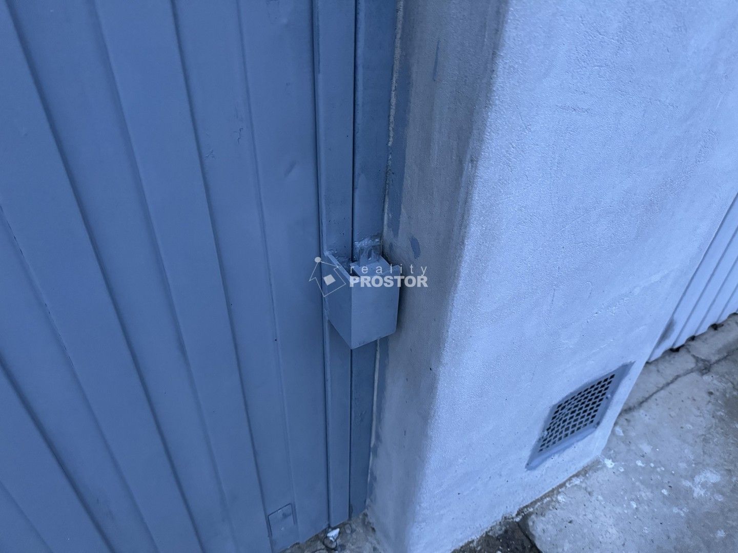 Pronájem garáž - Čs. armády 2197, Louny, 18 m² - 5