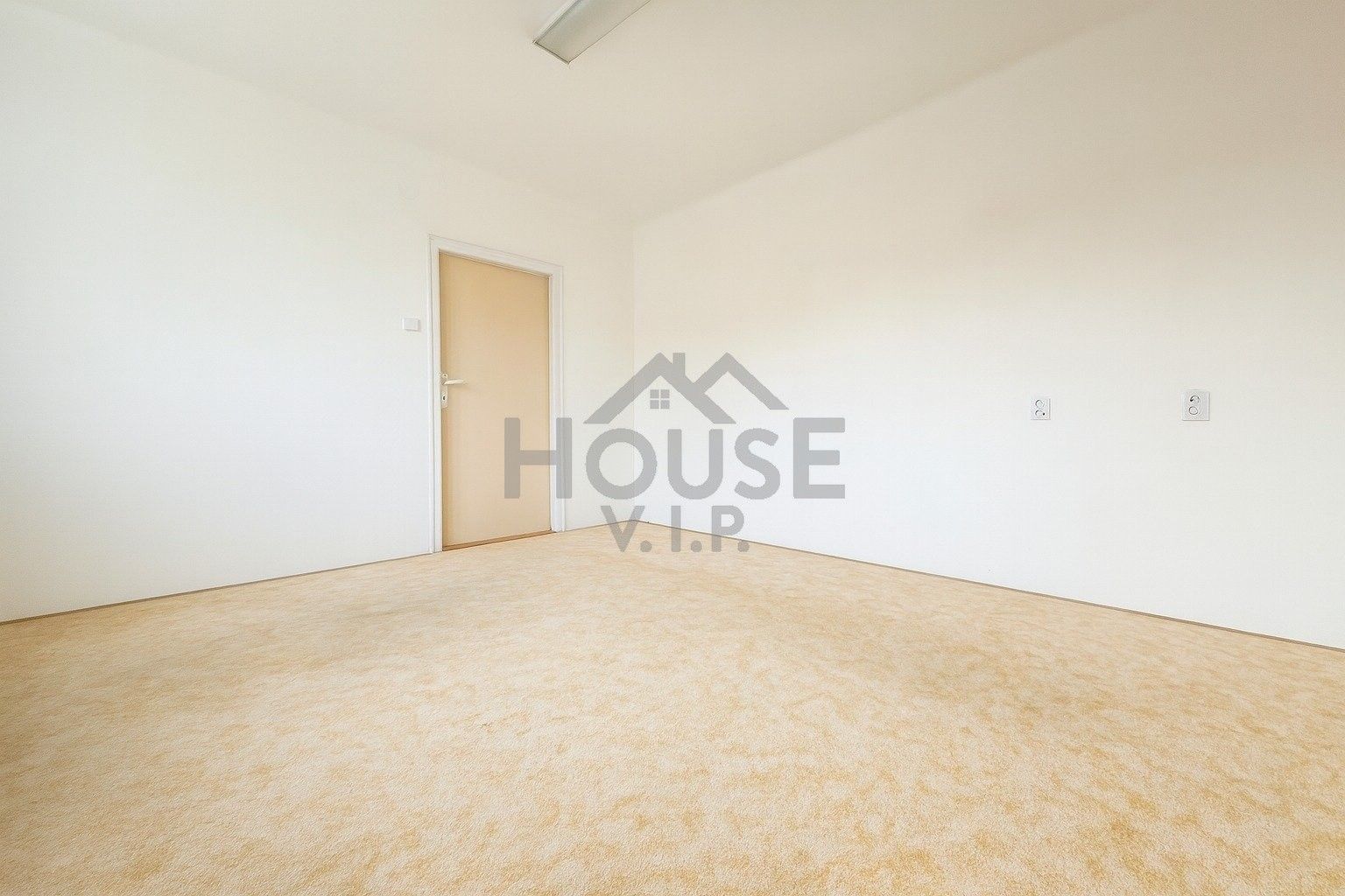 2+1, 28. pluku, Praha, 64 m²