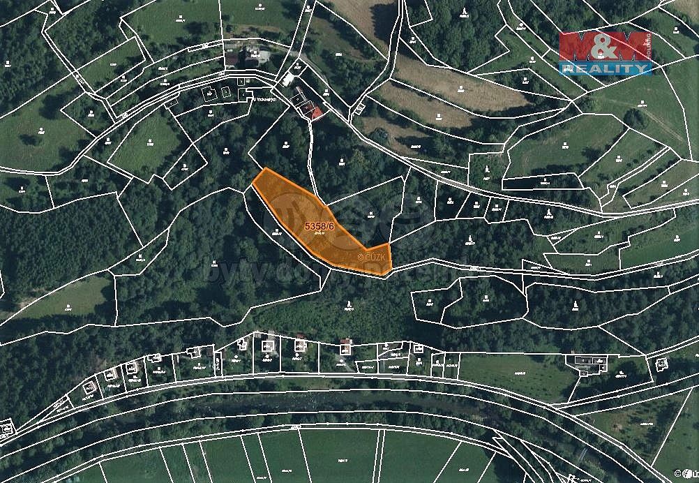 Louka, 3 049 m²