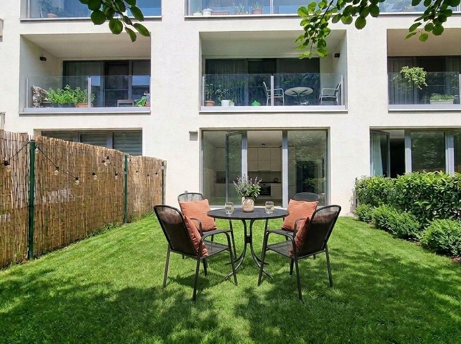 1+kk, U Mlýnského kanálu, Praha - Karlín, 39 m² - 1