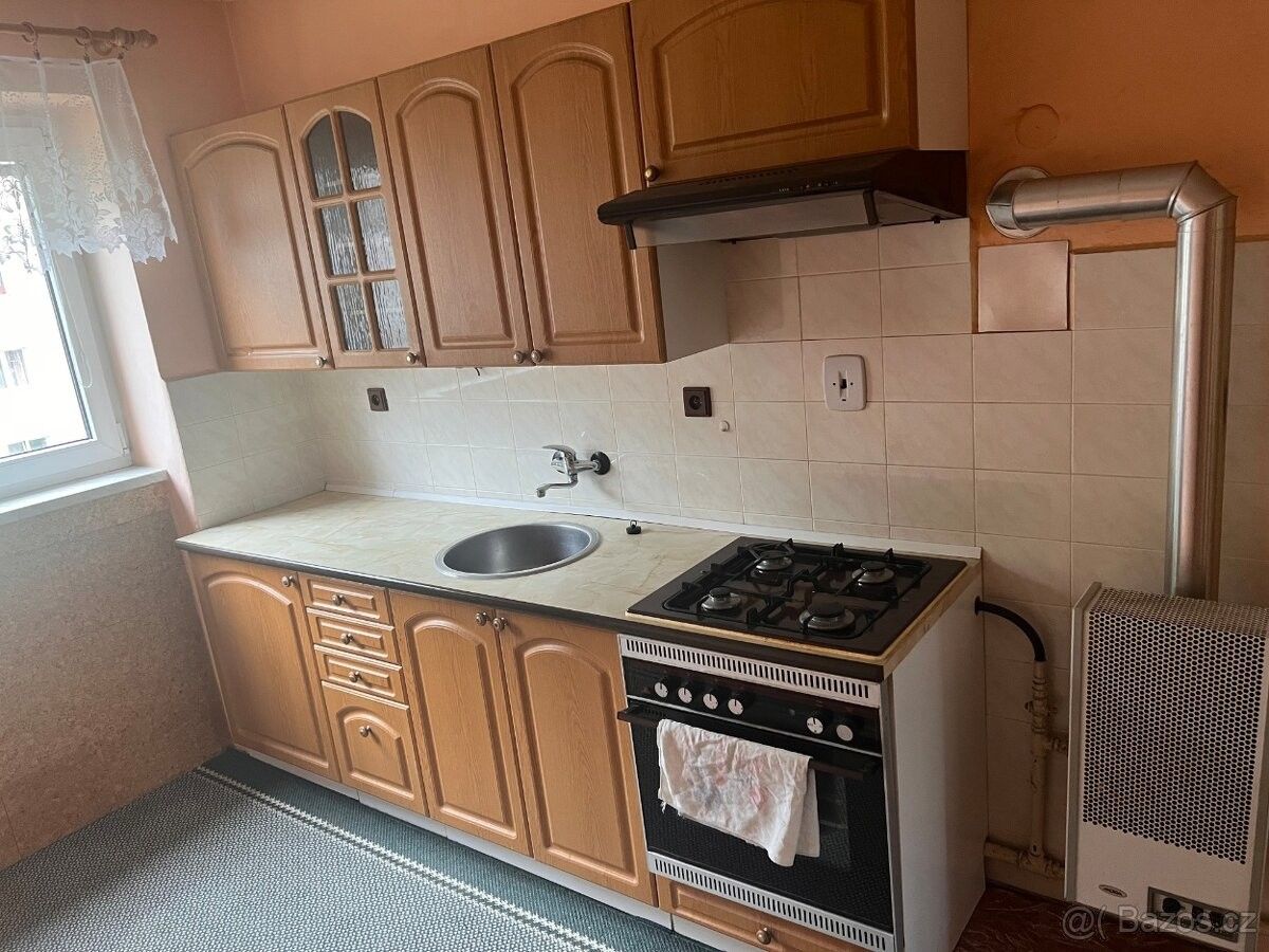 Pronájem byt - Červený Kostelec, 549 41