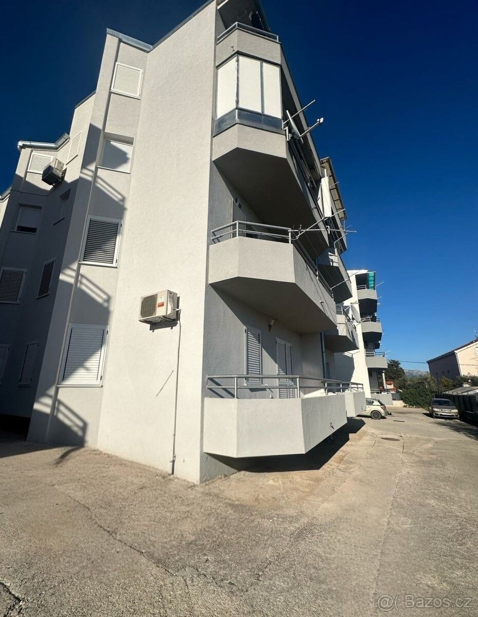 Byty, 987 66, Zahraničí