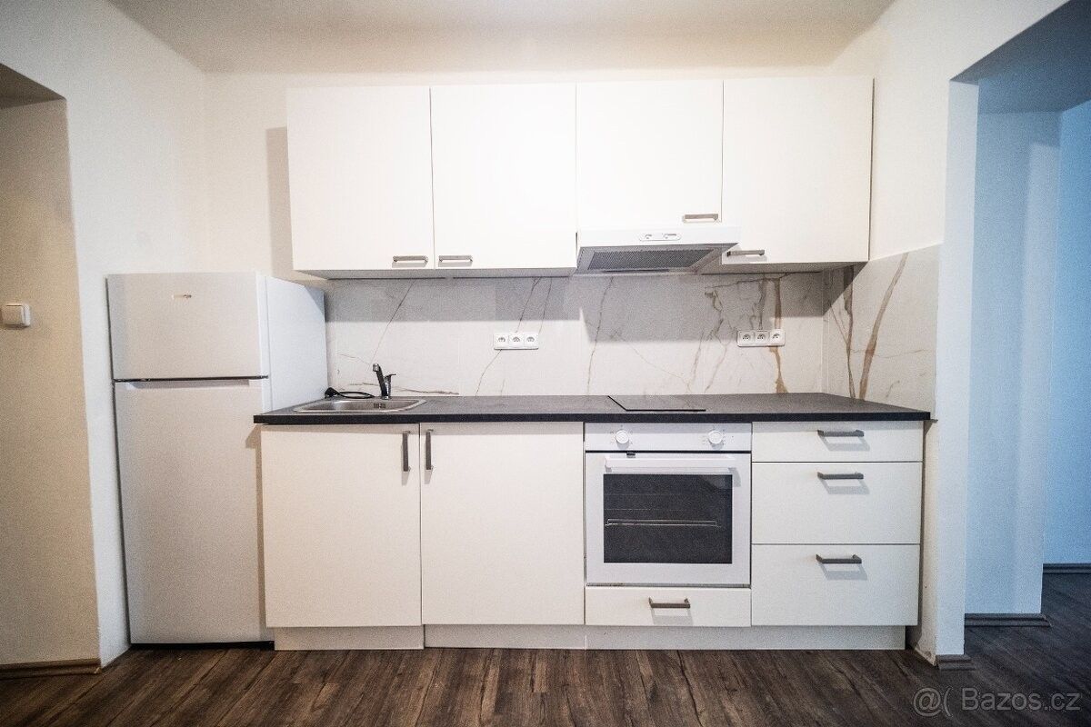 Byt · Broumov, 550 01 - 3