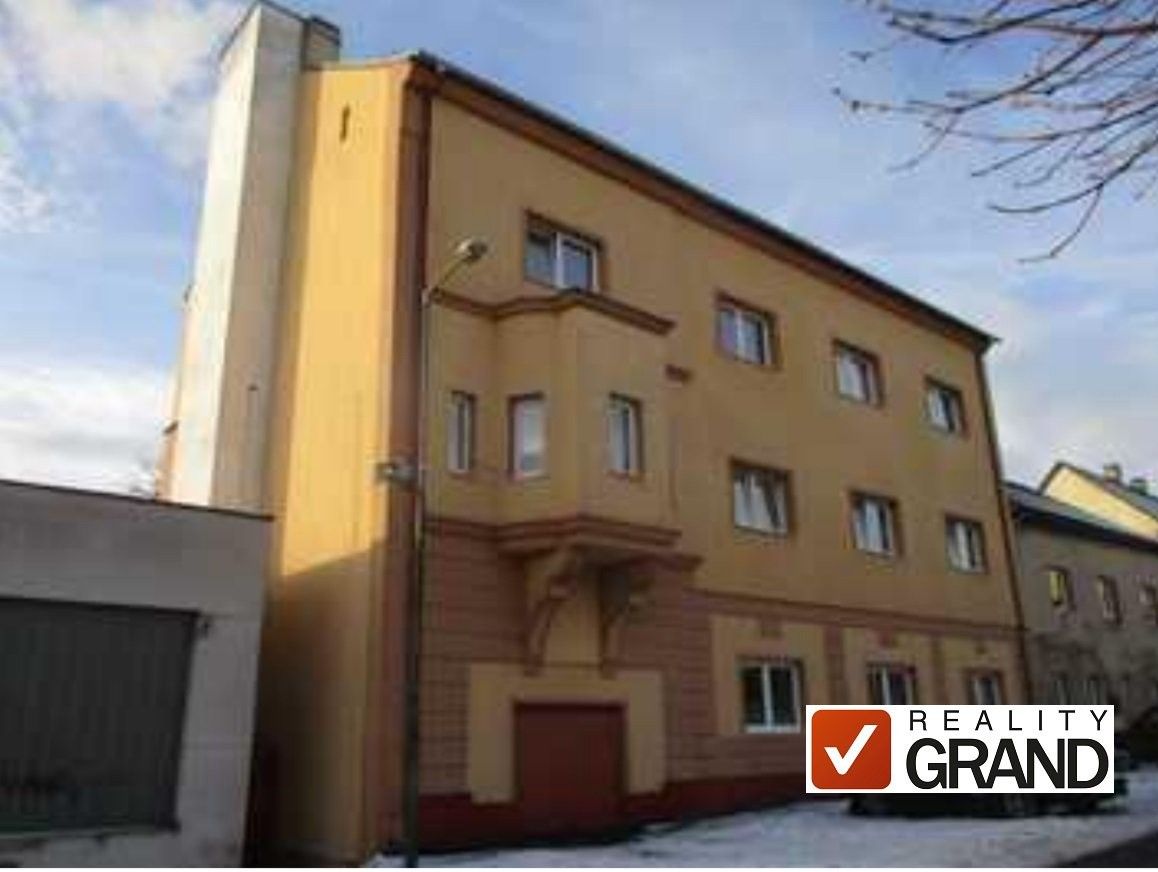 Prodej dům - Sokolská, Osek, 447 m²