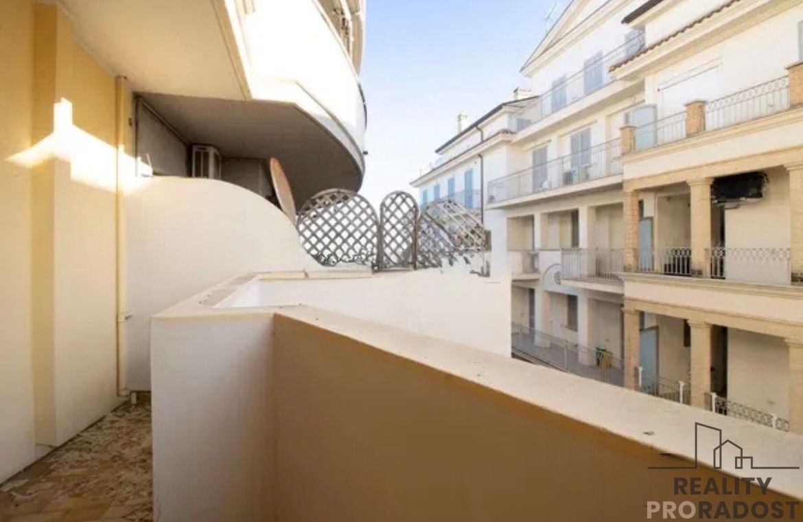 Prodej byt - 987 66, Zahraničí