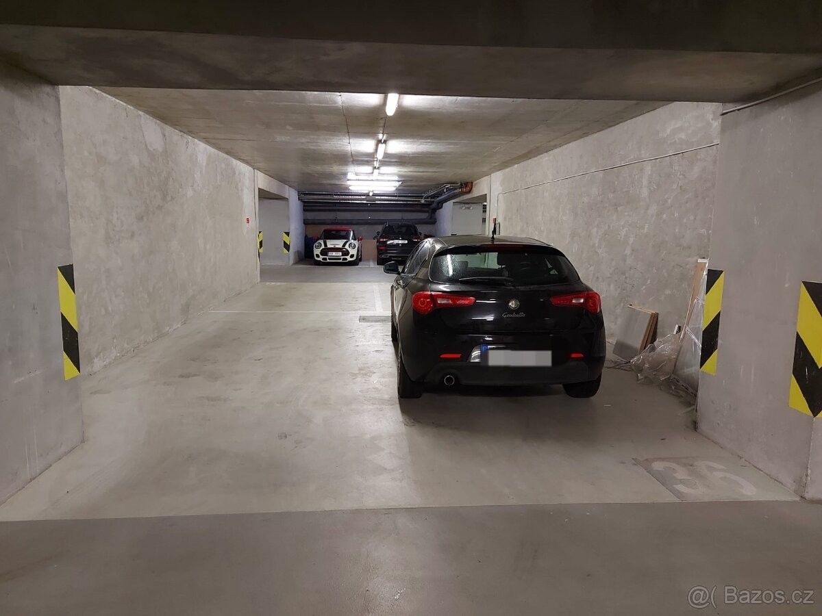 Garáže, Vyšší Brod, 382 73