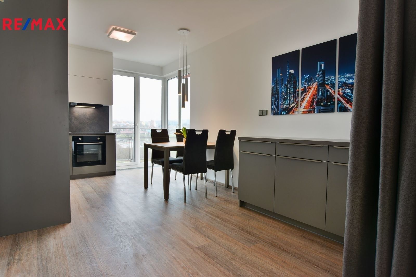 Pronájem byt 4+kk - Mattioliho, Praha, 126 m²