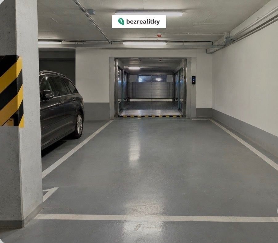 Garáž · 24 m² · Tatarkova, Praha Háje - 3