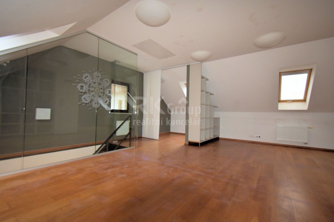 Pronájem byt 3+1 - Týmlova, Praha, 125 m²