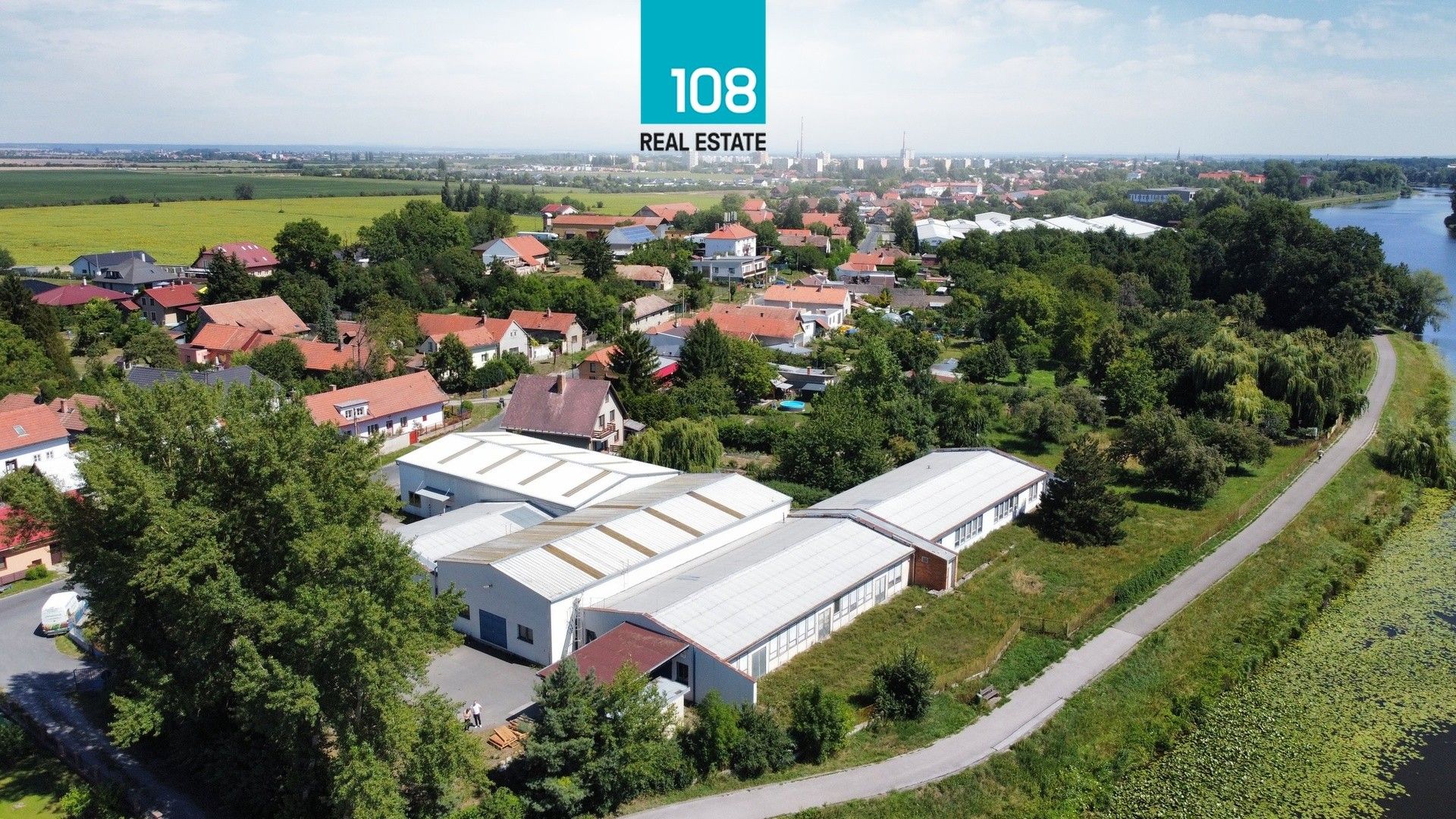 Sklad, 1 999 m²