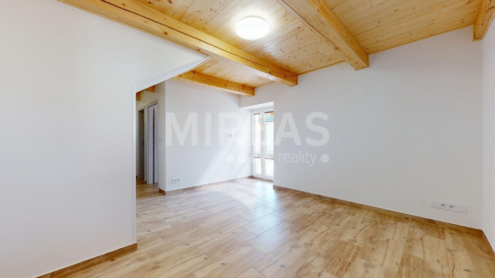 Pronájem rodinný dům - Straky, 65 m²