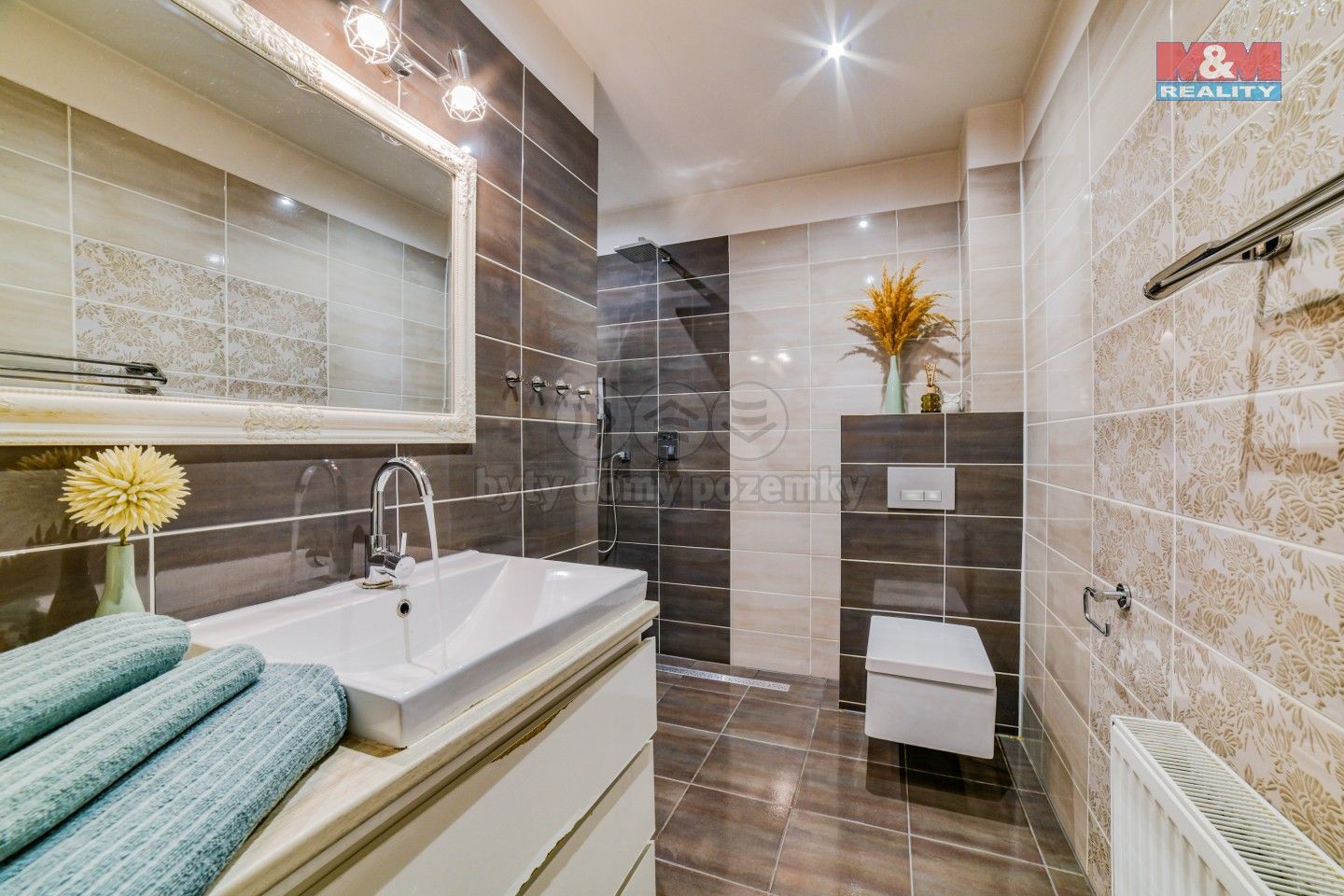 Prodej rodinný dům - Příčná, Luby, 250 m²