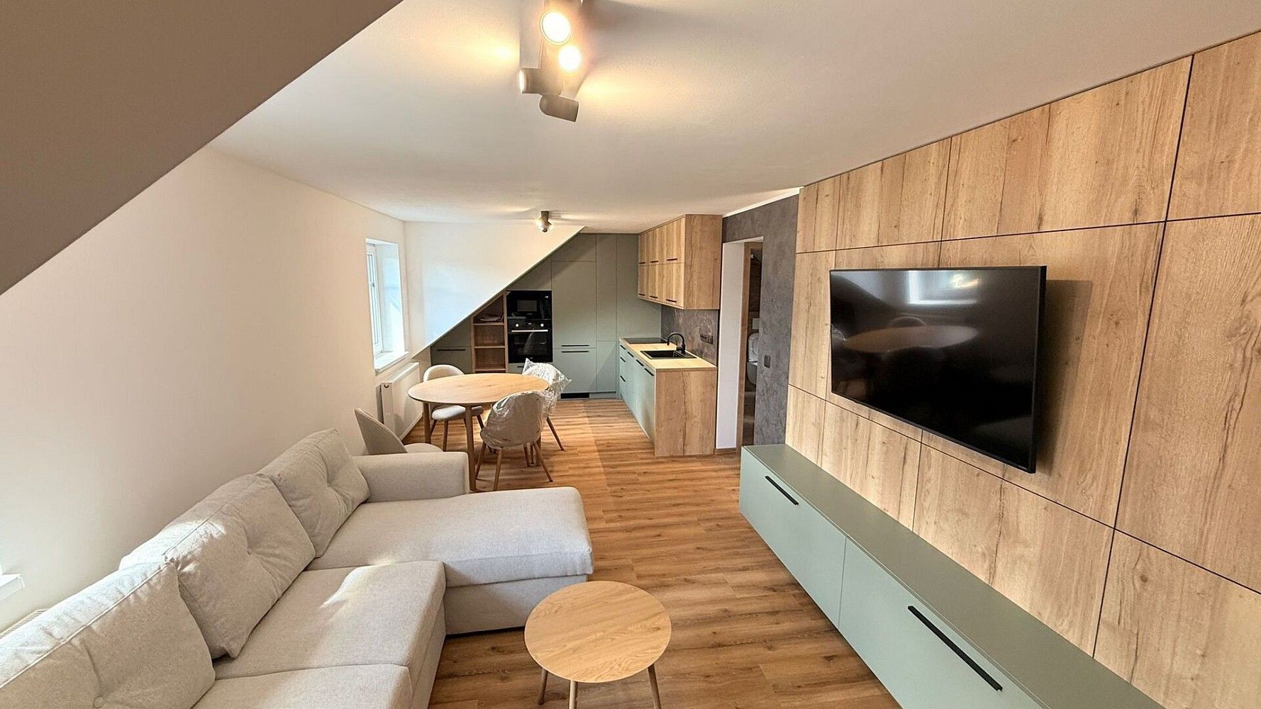 2+kk, Boží Dar, okres Karlovy Vary, Karlovarský kraj, 58 m² - 1