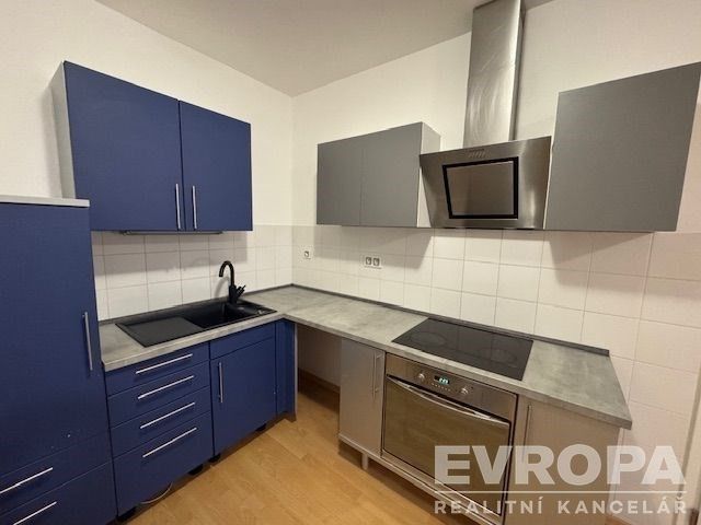 Pronájem byt 2+kk - Hanychovská, Liberec, 63 m²