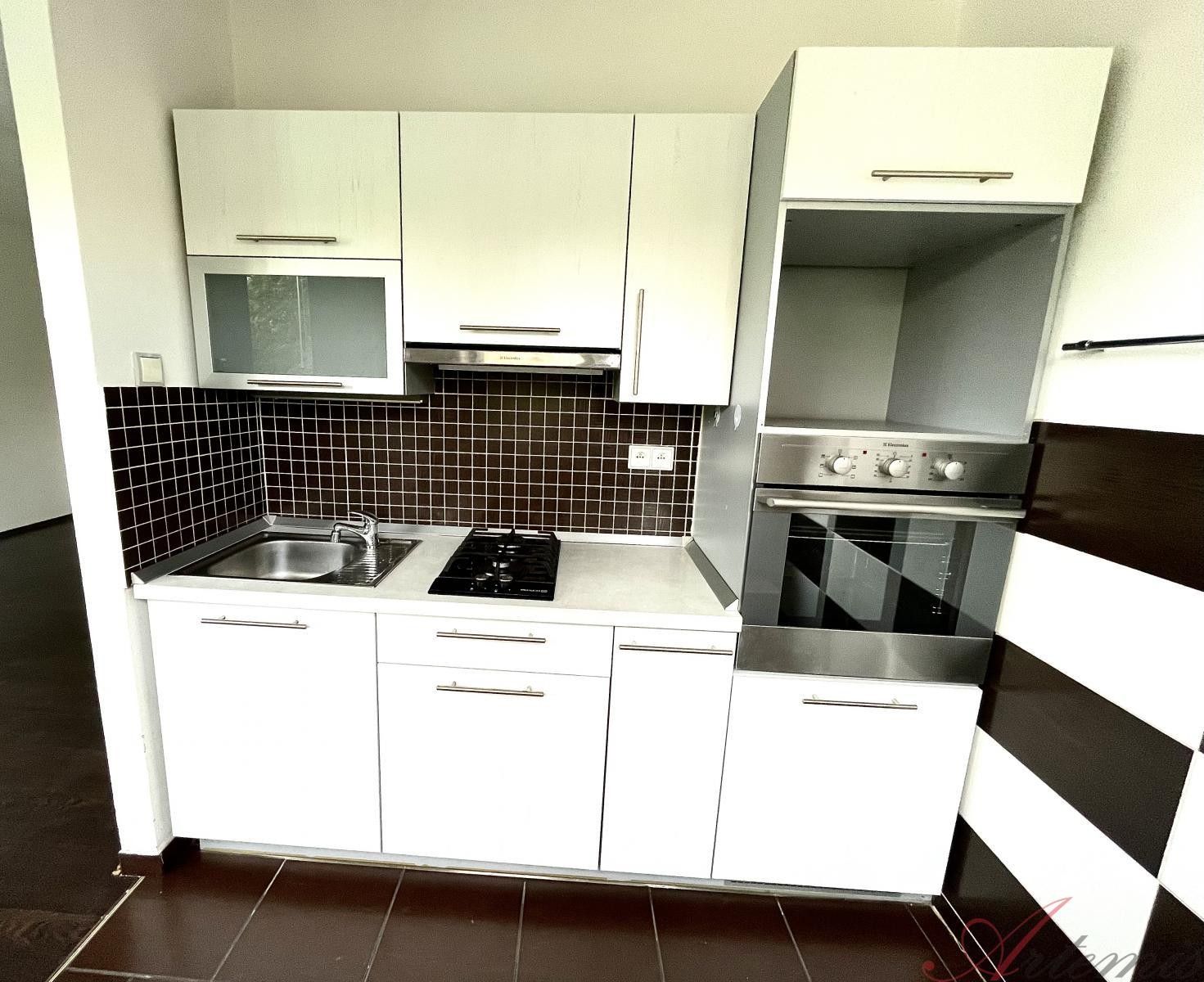 1+1, Alžírská, Ostrava, 27 m²