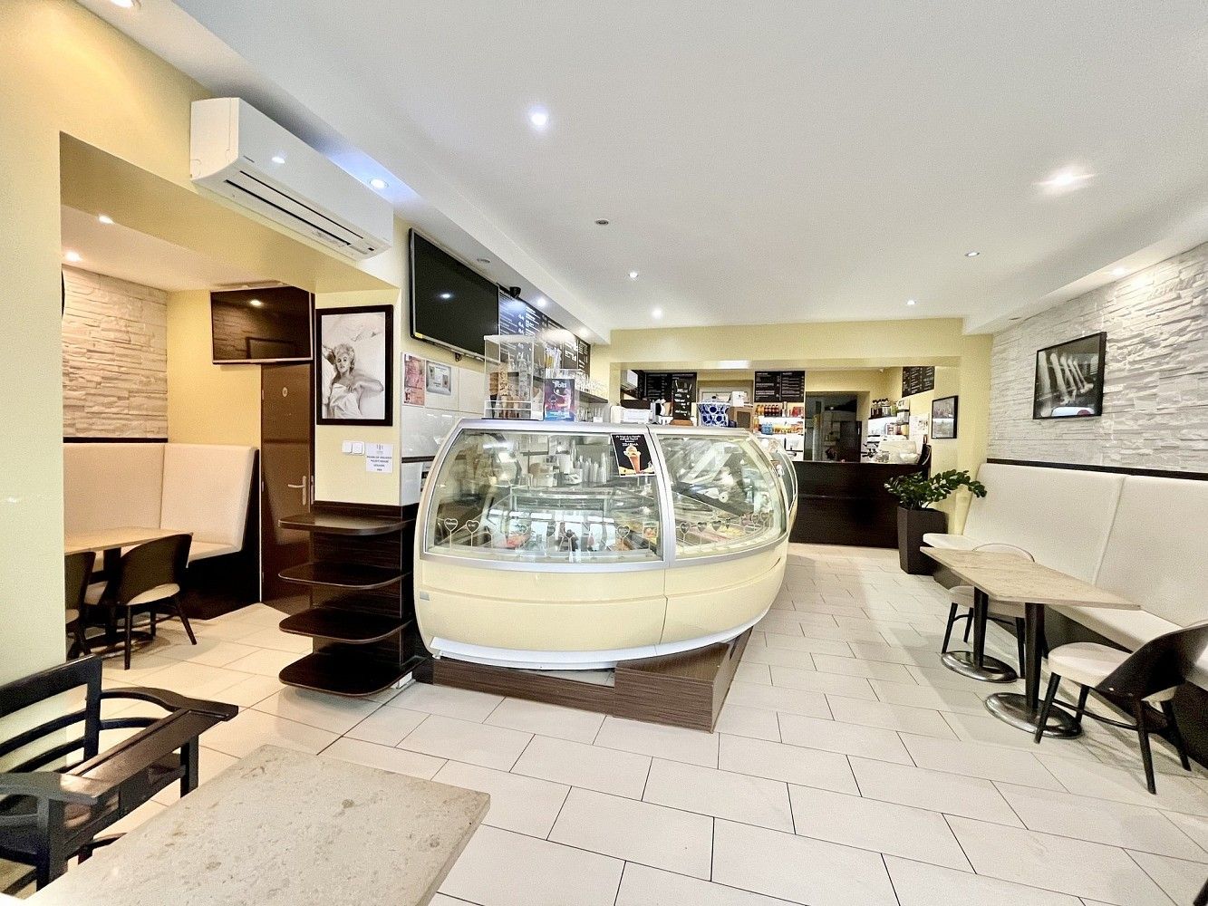 Restaurace · 102 m² · Štěchovice, okres Praha-západ - 3
