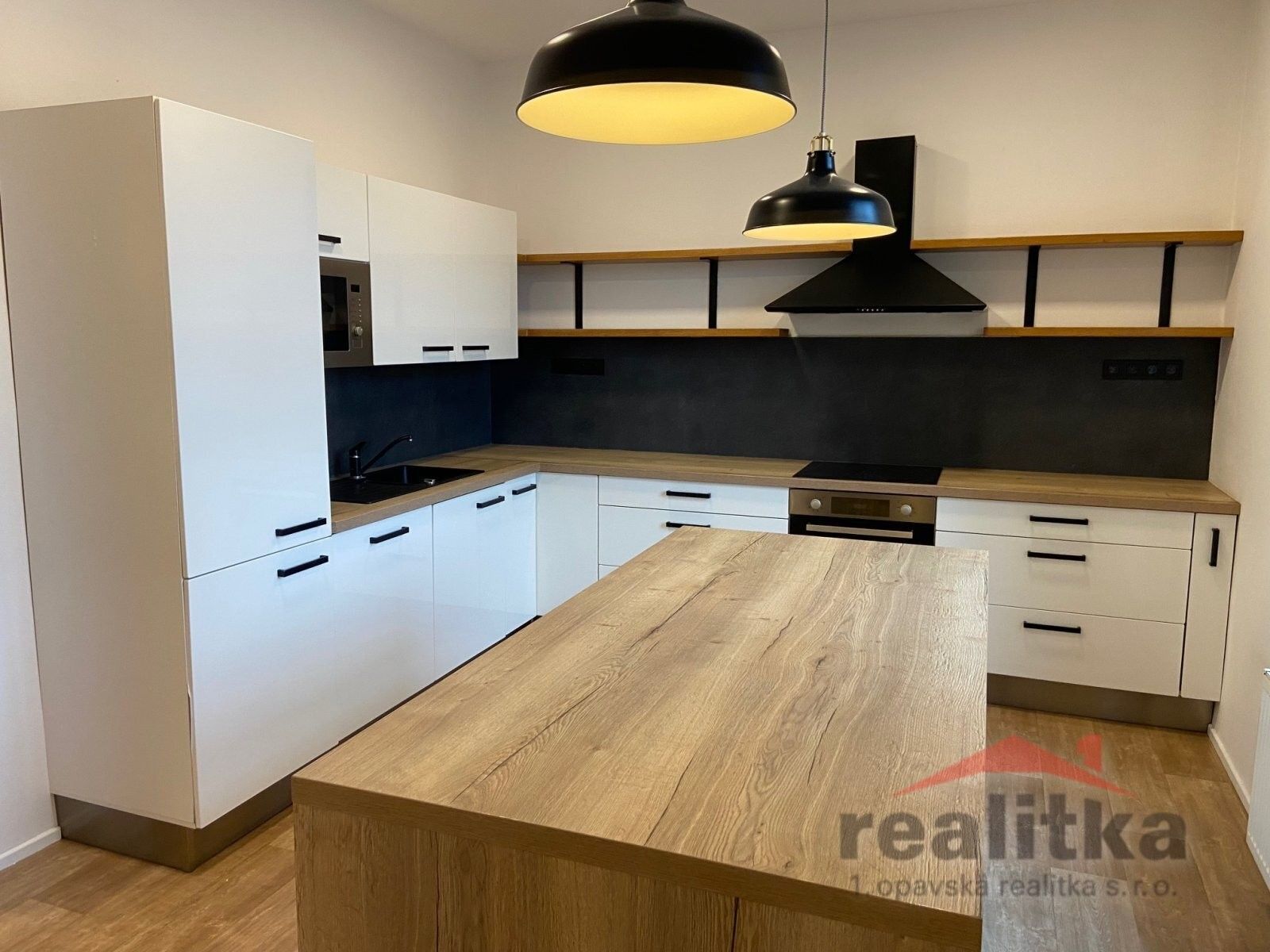 4+1, Olomoucká, Opava, 110 m²