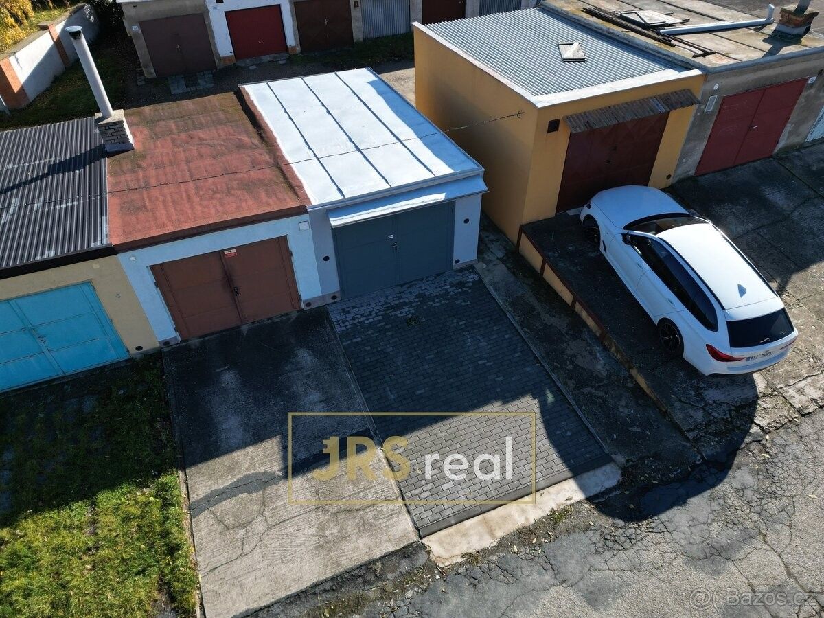 Garáže, Hustopeče u Brna, 693 01