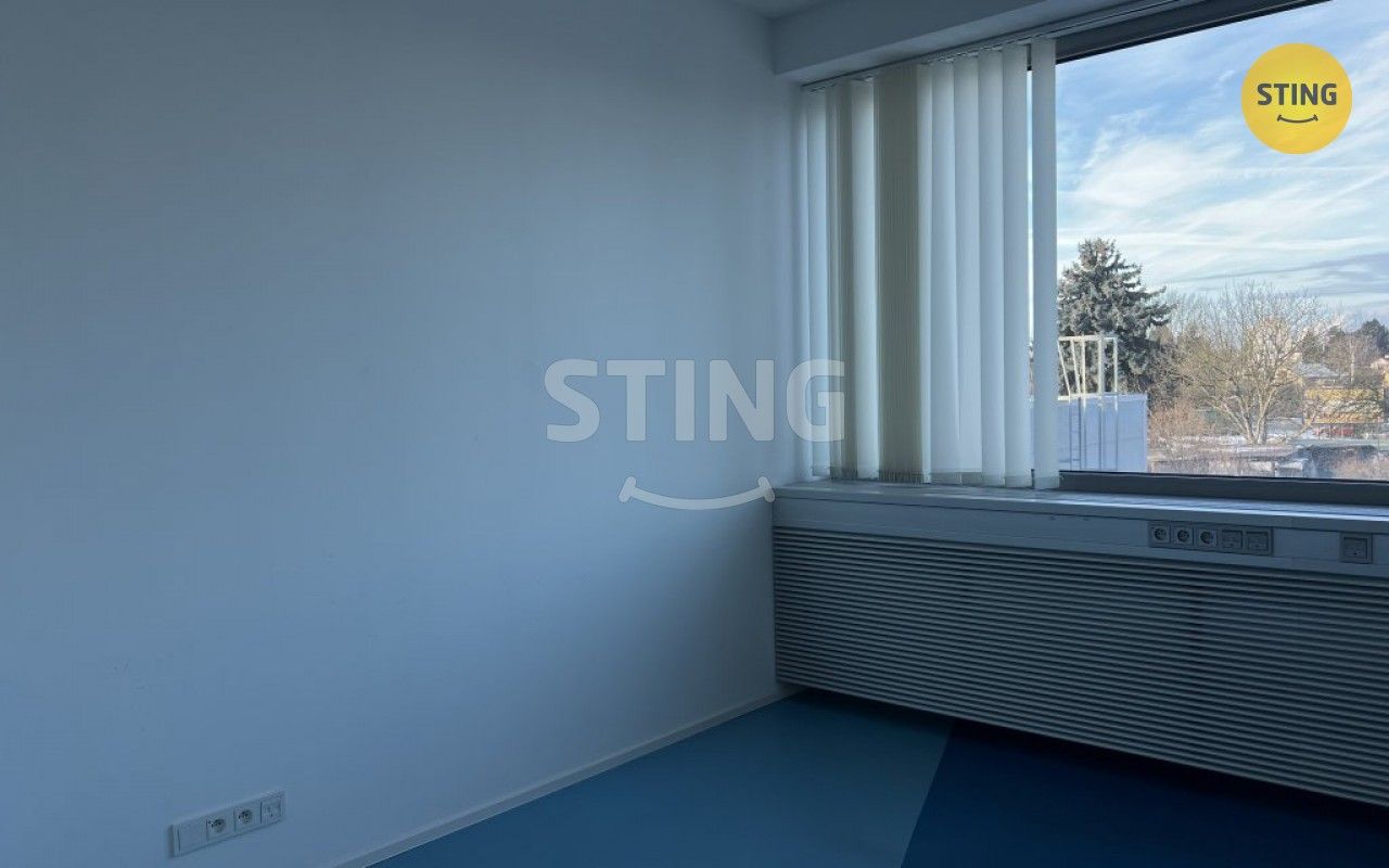 Pronájem kancelář - Průmyslová, Pardubice, 15 m²