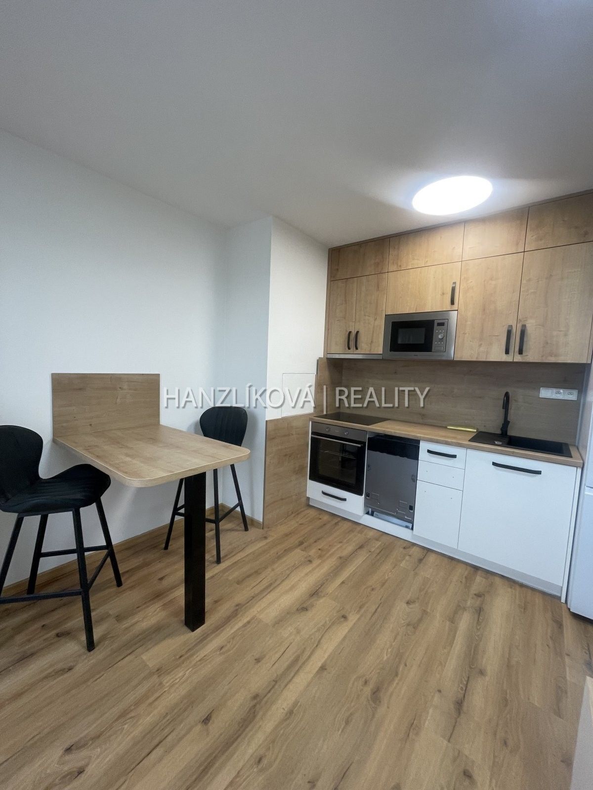 1+kk, Dobrovodská, České Budějovice, 32 m²